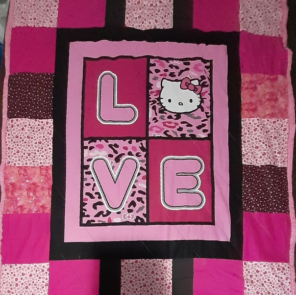 Hello kitty quilt